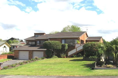 Photo of property in 5 Seagrove Road, West Harbour, Auckland, 0618