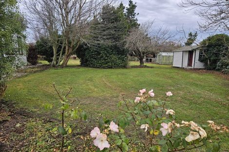 Photo of property in 74 Riverbank Road, Inch Clutha, Kaitangata, 9281
