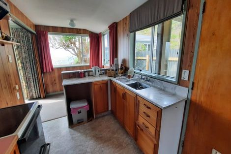 Photo of property in 3 Esplanade, Kaka Point, 9271