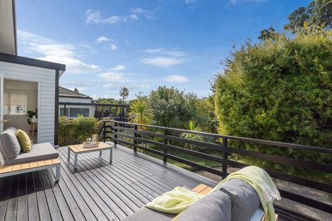 Photo of property in 5 Lyons Avenue, Murrays Bay, Auckland, 0630