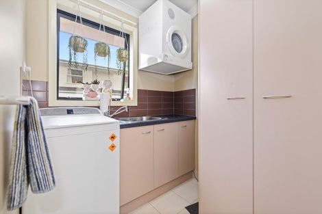 Photo of property in 37 Pulham Crescent, Queenwood, Hamilton, 3210