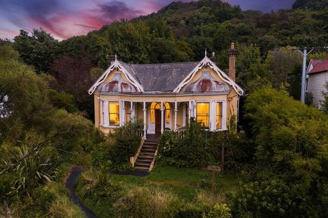 Photo of property in 90 Queen Street, North Dunedin, Dunedin, 9016