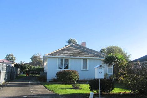 Photo of property in 47 Exeter Crescent, Takaro, Palmerston North, 4412