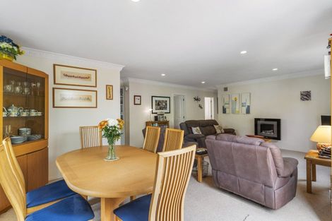 Photo of property in 64 Whitford Road, Botany Downs, Auckland, 2014