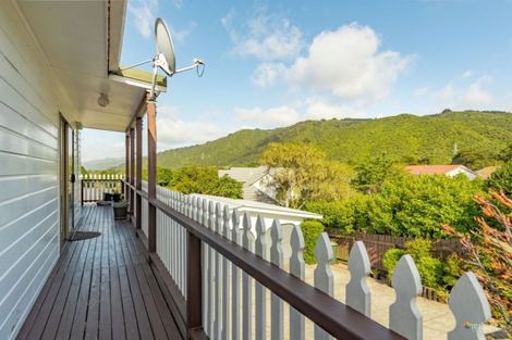 Photo of property in 33b Roband Crescent, Brown Owl, Upper Hutt, 5018