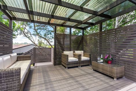 Photo of property in 15 Mark Edward Drive, Half Moon Bay, Auckland, 2012