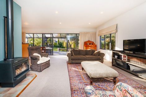 Photo of property in 45 Waicola Drive, Fitzherbert, Palmerston North, 4471