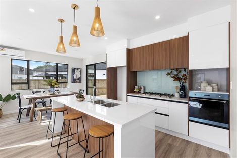 Photo of property in 23 Vinistra Road, Kumeu, 0810