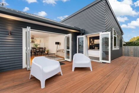 Photo of property in 22 Taikata Road, Te Atatu Peninsula, Auckland, 0610