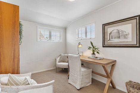 Photo of property in 25a Milford Road, Milford, Auckland, 0620