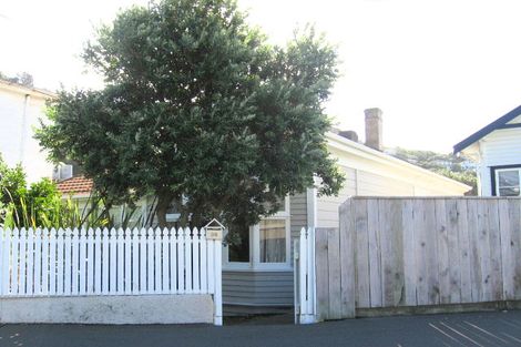 Photo of property in 36 Rua Street, Lyall Bay, Wellington, 6022