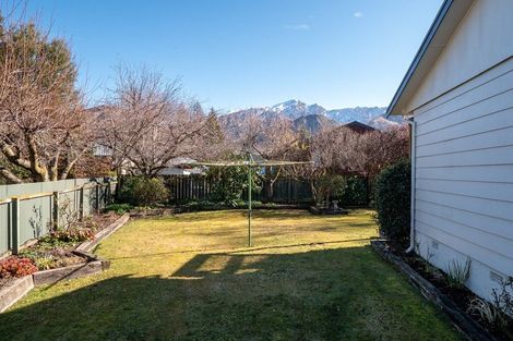 Photo of property in 42 Adamson Drive, Arrowtown, 9302