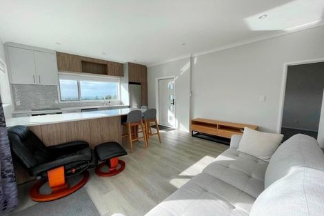 Photo of property in 1/431 East Coast Road, Mairangi Bay, Auckland, 0630