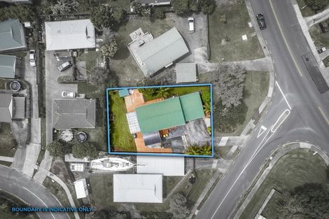 Photo of property in 122 Moire Road, West Harbour, Auckland, 0618