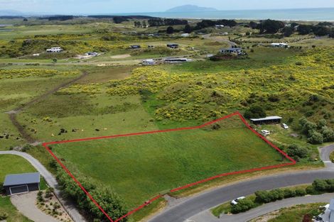 Photo of property in 30 Strathnaver Drive, Waikawa Beach, Manakau, 5573