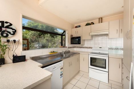 Photo of property in 6a Cumberland Crescent, Welcome Bay, Tauranga, 3112