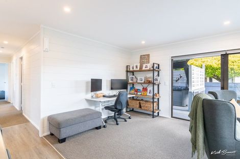 Photo of property in 19 Turon Crescent, Totara Park, Upper Hutt, 5018