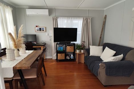Photo of property in 20 The Esplanade, Eastern Beach, Auckland, 2012