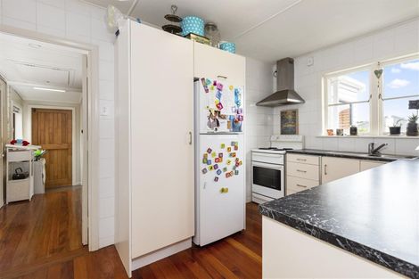 Photo of property in 8 Croydon Road, New Lynn, Auckland, 0600