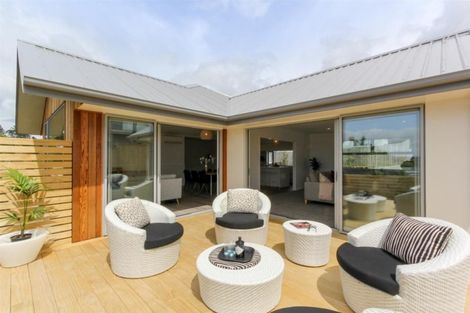 Photo of property in 55b Paynters Avenue, Strandon, New Plymouth, 4312