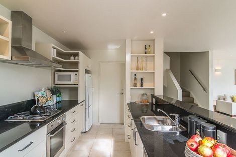 Photo of property in 42 Fairview Crescent, Kelburn, Wellington, 6012