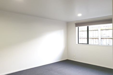 Photo of property in 10 Piriti Place, Weymouth, Auckland, 2103
