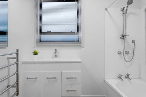 Photo of property in 69 Coopers Road, Dallington, Christchurch, 8061