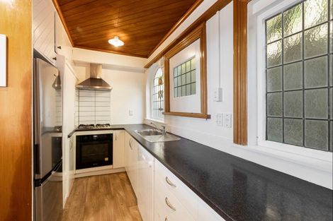 Photo of property in 78a Kelburn Parade, Kelburn, Wellington, 6012