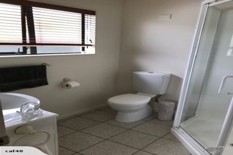 Photo of property in 16 Weka Road, Raumati Beach, Paraparaumu, 5032