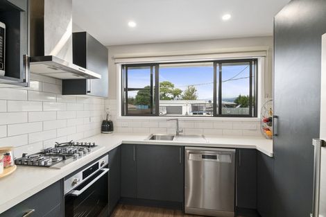 Photo of property in 14 Quinn Road, Levin, 5510