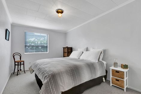 Photo of property in 9a Tamati Place, Merrilands, New Plymouth, 4312