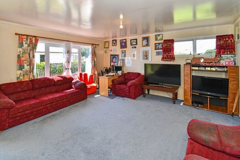 Photo of property in 208 Russell Road, Manurewa, Auckland, 2102