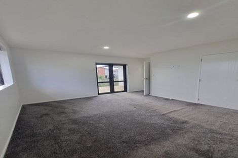 Photo of property in 2 Arnhem Place, Pukekohe, 2120