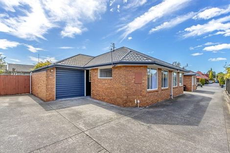 Photo of property in 17c Division Street, Riccarton, Christchurch, 8041