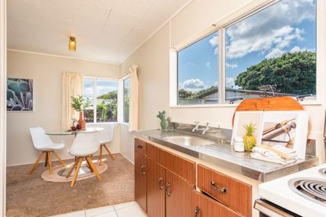 Photo of property in 40 Norfolk Crescent, Otaki Beach, Otaki, 5512