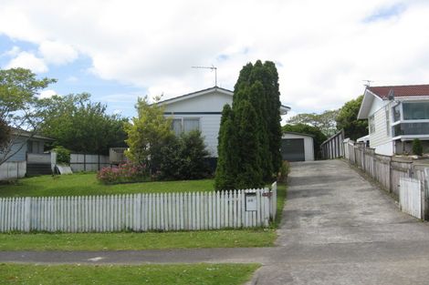 Photo of property in 43 Moncrieff Avenue, Clendon Park, Auckland, 2103