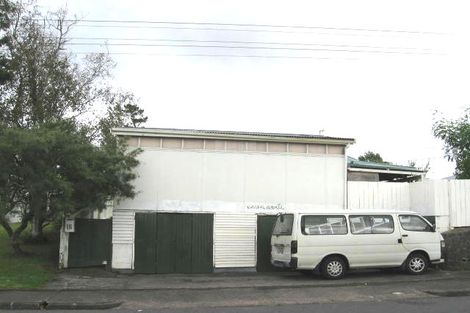 Photo of property in 16 Woodvale Road, Glen Eden, Auckland, 0602