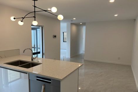 Photo of property in 37b Matipo Road, Mairangi Bay, Auckland, 0630