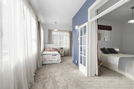 Photo of property in Devonport Apartments, 22/127 Saint Aubyn Street, New Plymouth, 4310