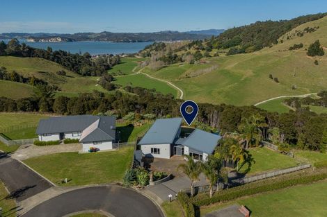 Photo of property in 16 Tironui Place, Whitianga, 3510
