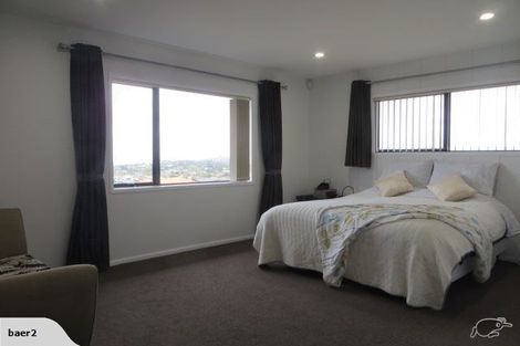 Photo of property in 96 Grovenor Drive, Orewa, 0931