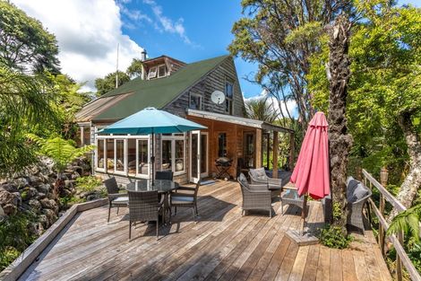 Photo of property in 480 Driving Creek Road, Coromandel, 3506