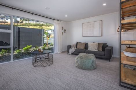 Photo of property in 195 Navigation Drive, Whitby, Porirua, 5024