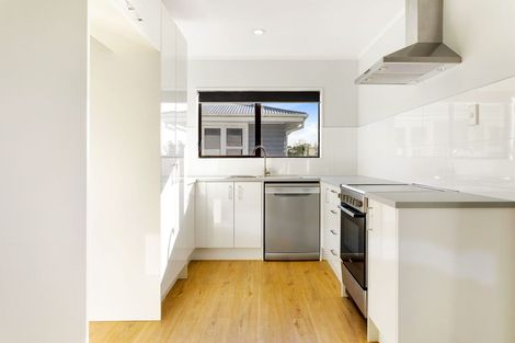 Photo of property in 1/63 Beaubank Road, Kelston, Auckland, 0602