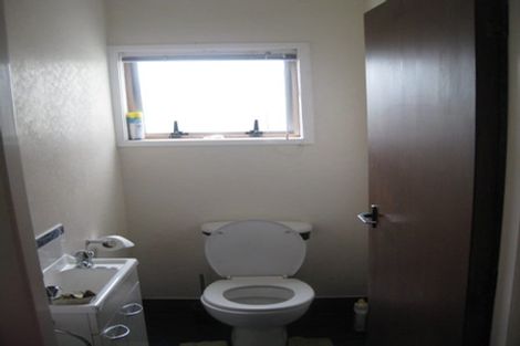 Photo of property in 41 Colchester Crescent, Newlands, Wellington, 6037