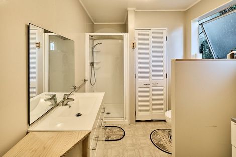 Photo of property in 1/102 Sutherland Road, Melrose, Wellington, 6023