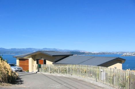 Photo of property in 129 Nicholson Road, Khandallah, Wellington, 6035