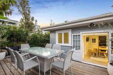 Photo of property in 5 Keystone Avenue, Mount Roskill, Auckland, 1041