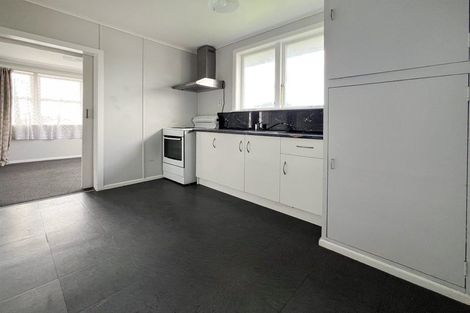 Photo of property in 5 Kelwyn Road, Kelston, Auckland, 0602