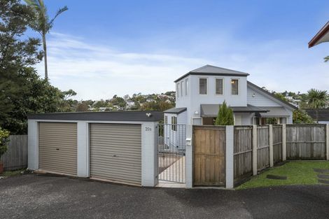 Photo of property in 2/20 Compton Street, Hillcrest, Auckland, 0627